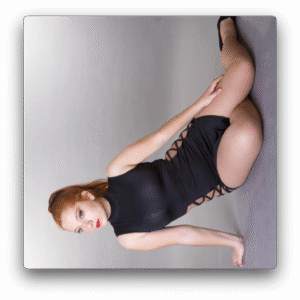 Lara Garro - Dancing with your clothes